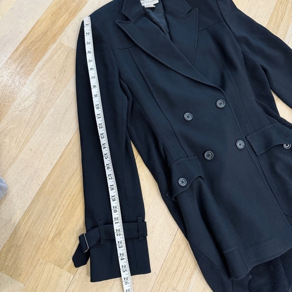 Dries Van Noten 100% wool tailored black blazer with longer contrast back panel - Picture 13 of 13